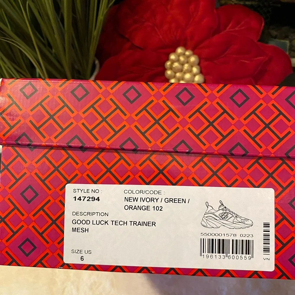 πHOST PICKπTORY BURCH GOOD LUCK TECH TRAINER - Picture 11 of 11